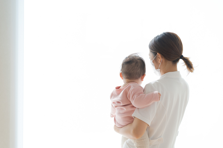 保育園看護師の仕事内容は？病院勤務との違いややりがいを解説！