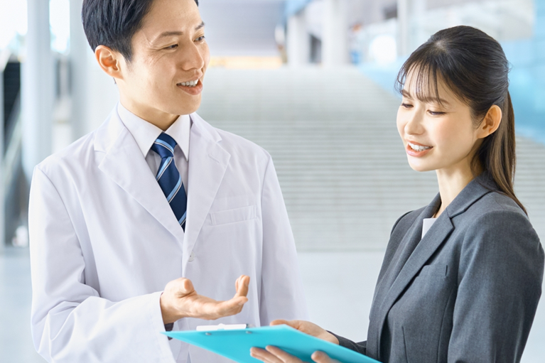 MR（医薬情報担当者）になるには資格が必要？仕事内容や年収も徹底解説！
