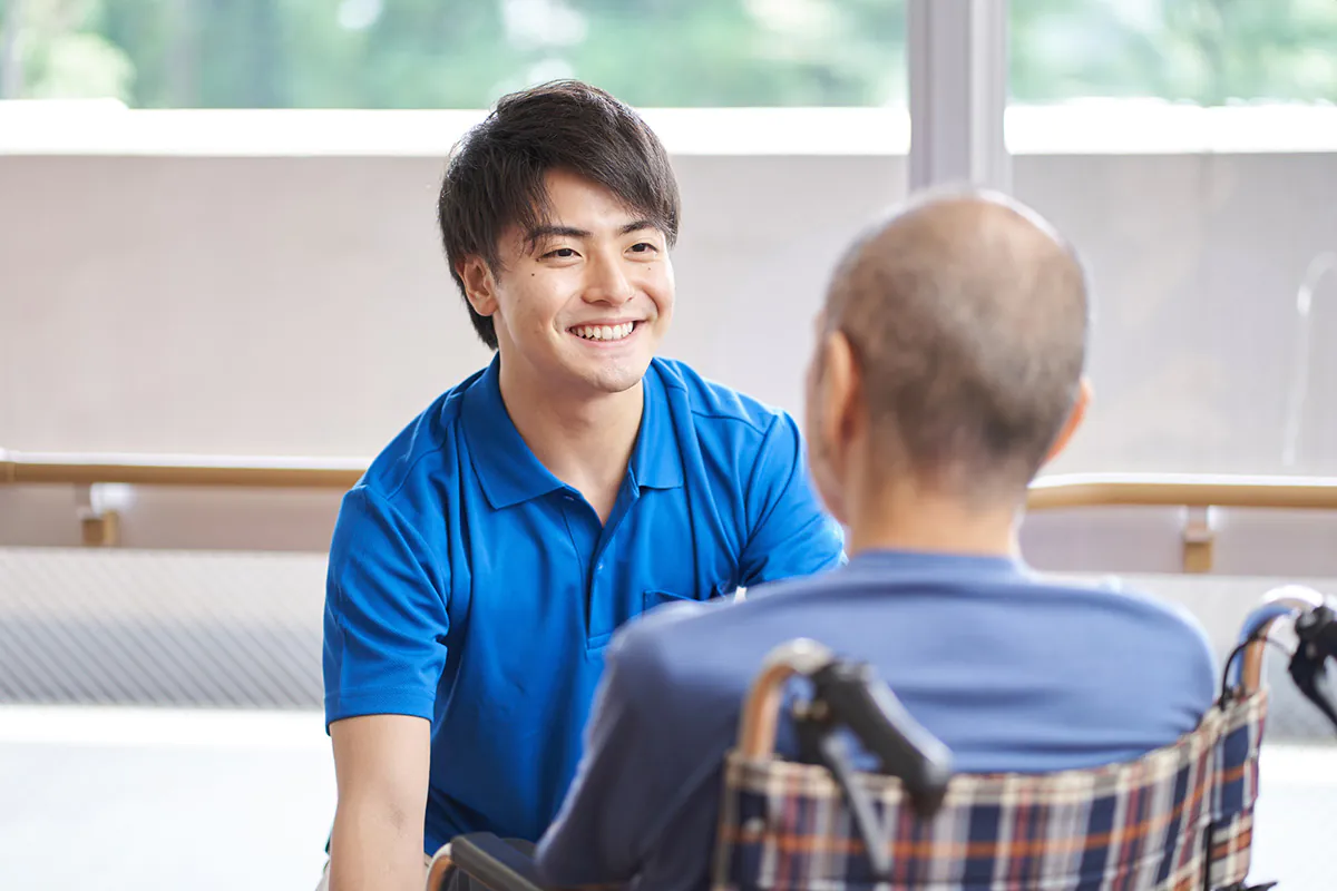 男性介護士の需要も高まっている