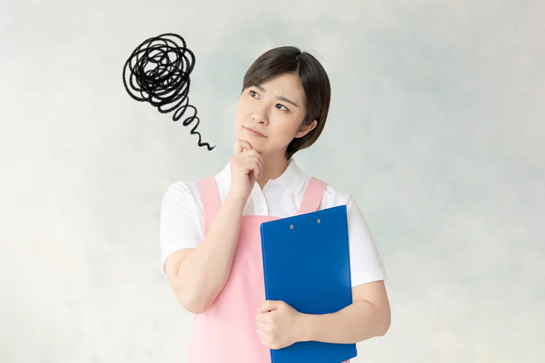 そもそも介護職から転職を考える理由は？