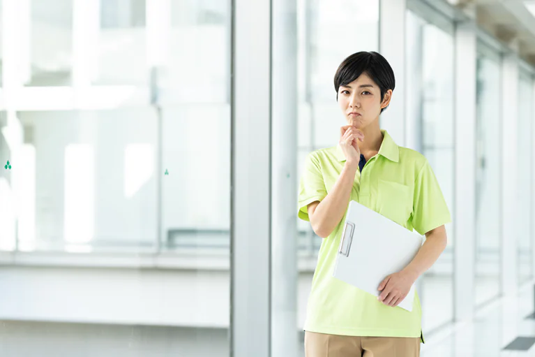 介護職をやめようかと迷ったときに考えるべき選択肢と判断基準