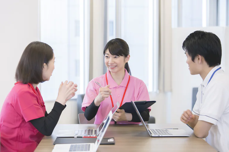 サービス提供責任者の仕事内容は具体的に何をするの？1日の流れも紹介