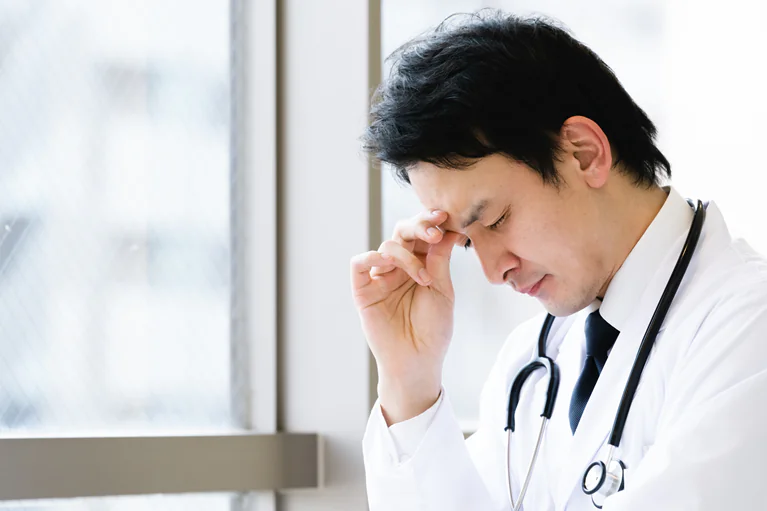 医者にならなきゃよかったと感じる主な原因6つ