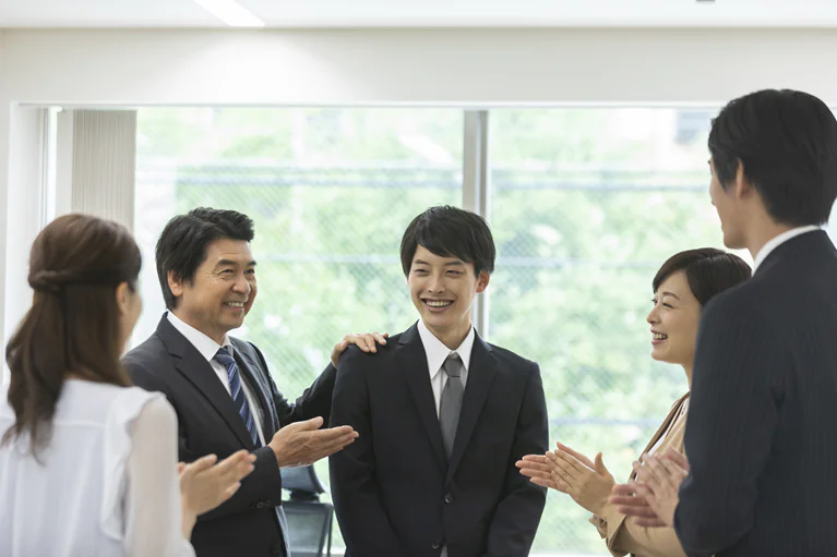 転職初日の挨拶で押さえておきたい基本マナー