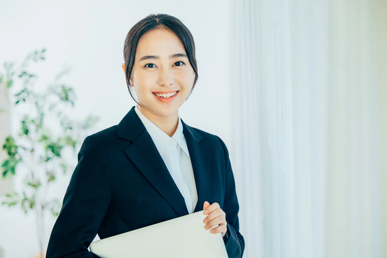 女性の服装で気をつけるポイント